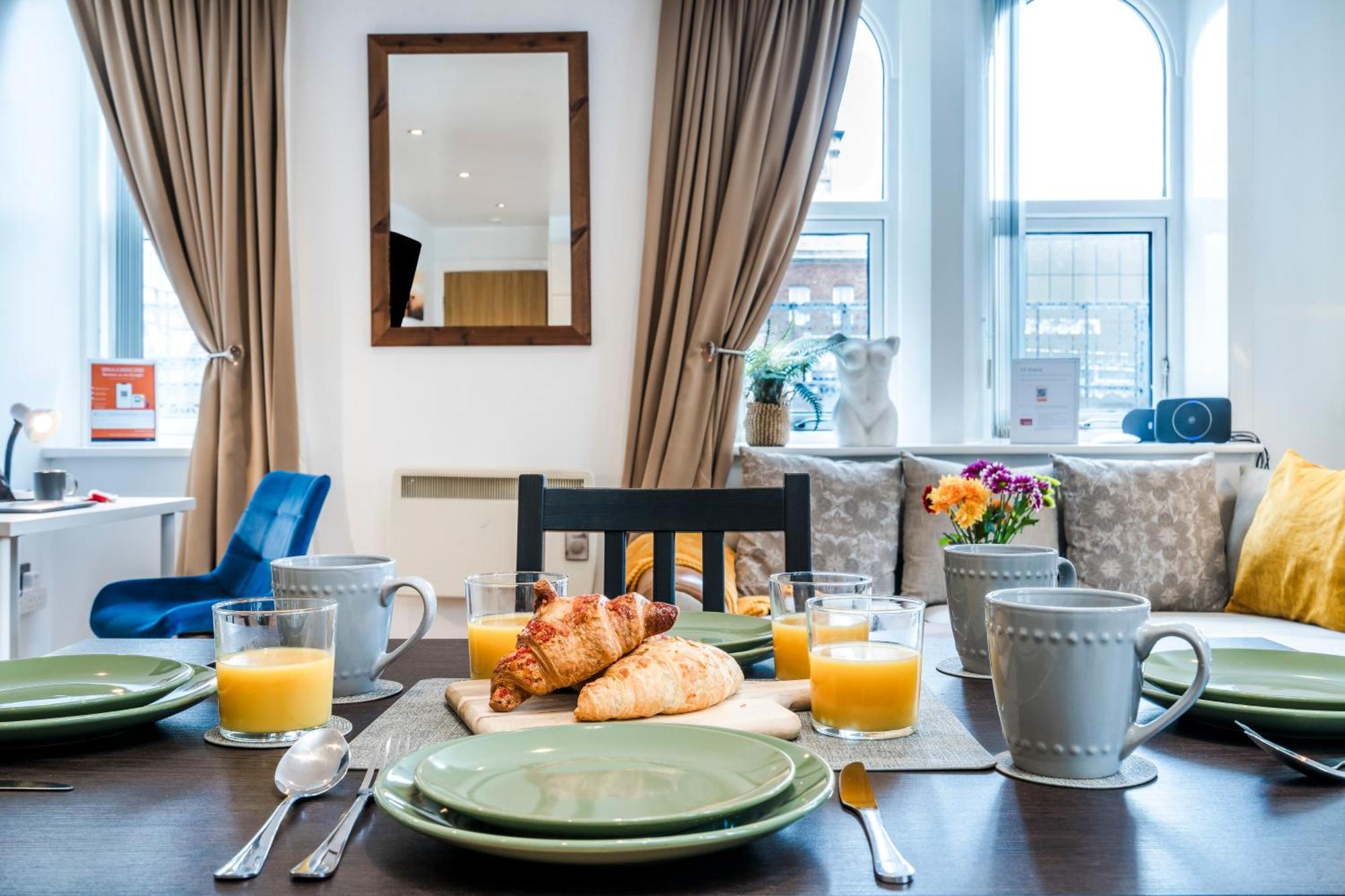 Cavern Quarters, Beautiful Two Bedroom City Centre Apartment By Garudy Serviced Apartments And Short Lets - Perfect For Longer Stays Liverpool Exterior foto