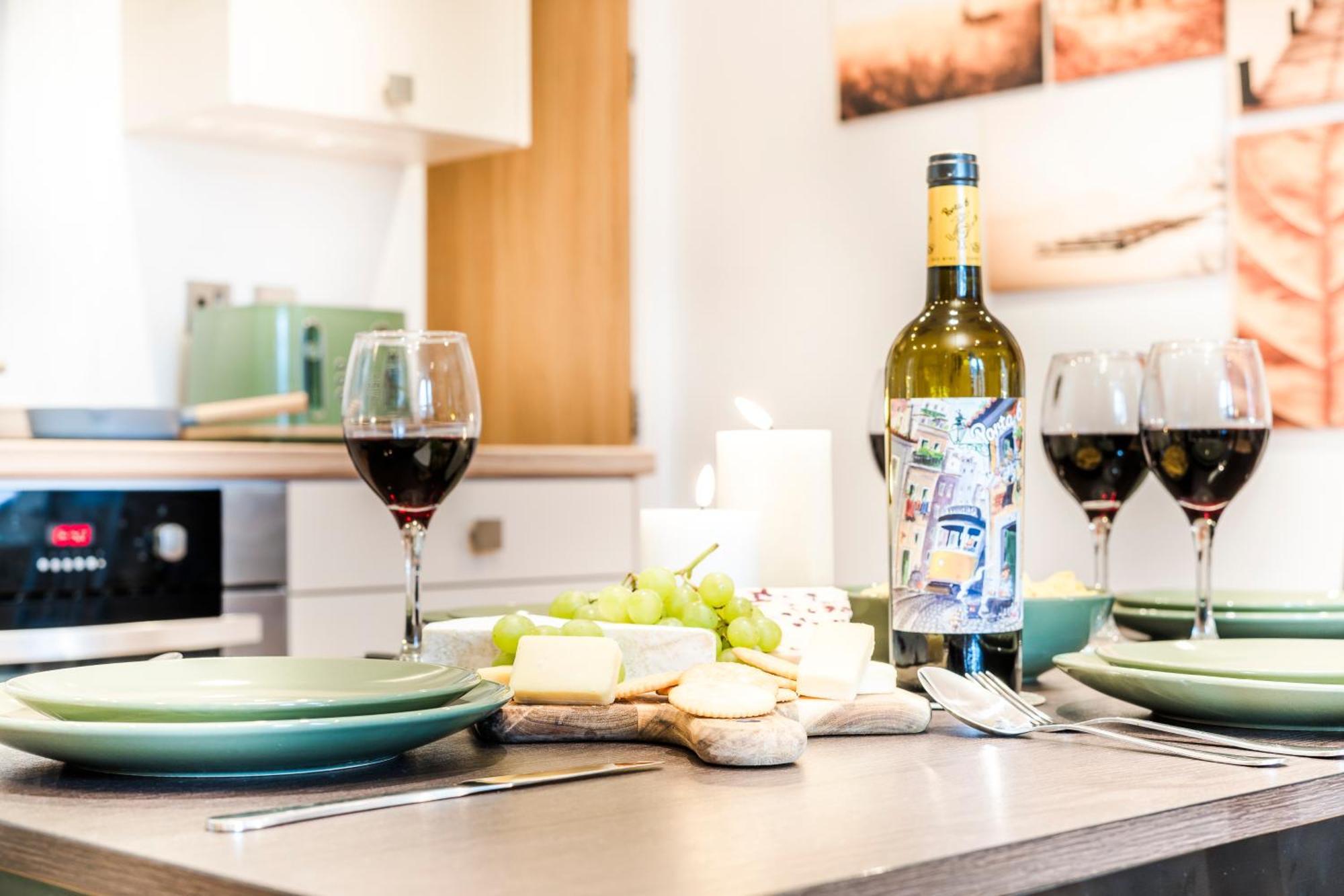 Cavern Quarters, Beautiful Two Bedroom City Centre Apartment By Garudy Serviced Apartments And Short Lets - Perfect For Longer Stays Liverpool Exterior foto