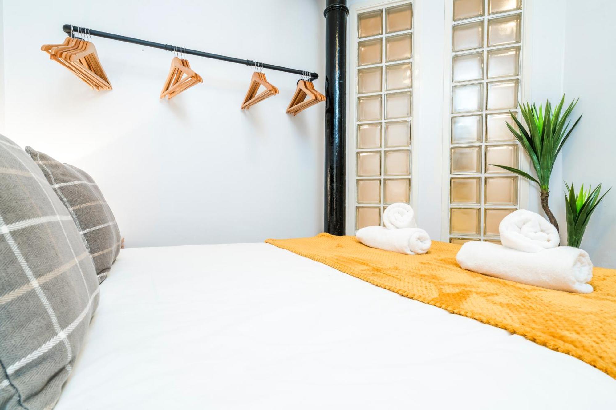 Cavern Quarters, Beautiful Two Bedroom City Centre Apartment By Garudy Serviced Apartments And Short Lets - Perfect For Longer Stays Liverpool Exterior foto