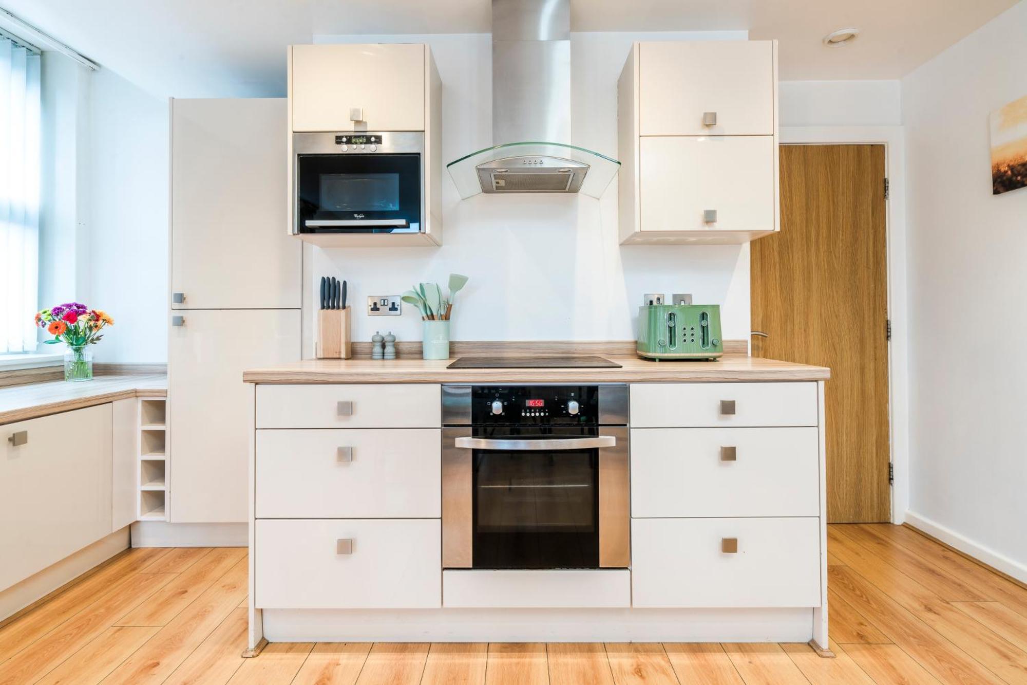 Cavern Quarters, Beautiful Two Bedroom City Centre Apartment By Garudy Serviced Apartments And Short Lets - Perfect For Longer Stays Liverpool Exterior foto